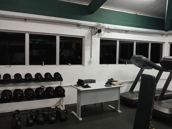 Melhore o controle da luminosidade com película fumê em Boituva
